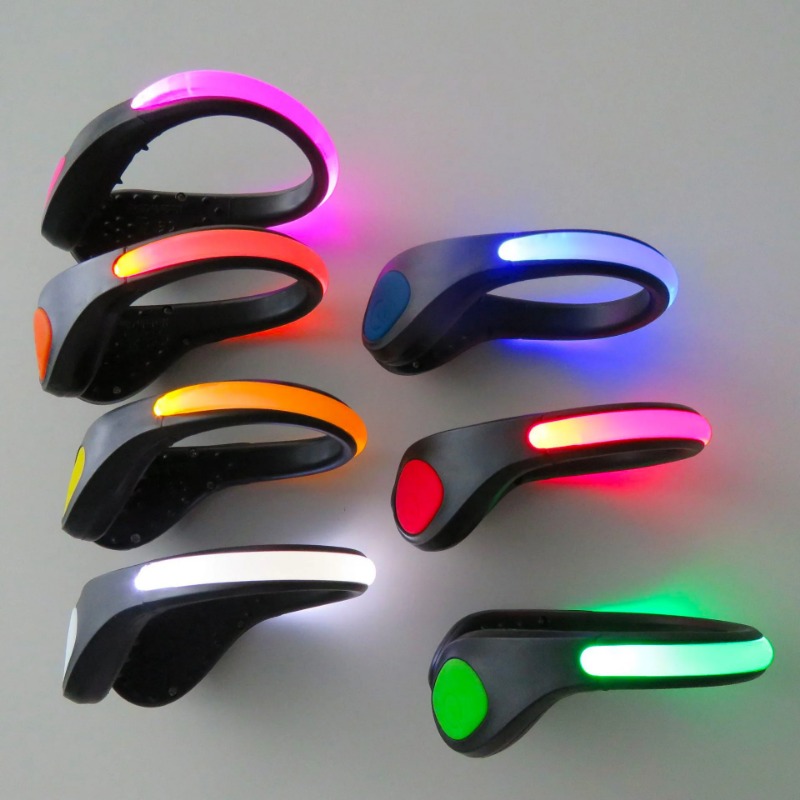 Nuova Luce a Clip per Scarpe L - Running Gear Night recensione e prezzo